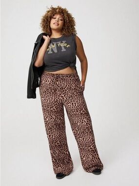 NWT Torrid Leopard Print Wide-Leg Pull On Pants Size 0 (RUNS LARGE)
